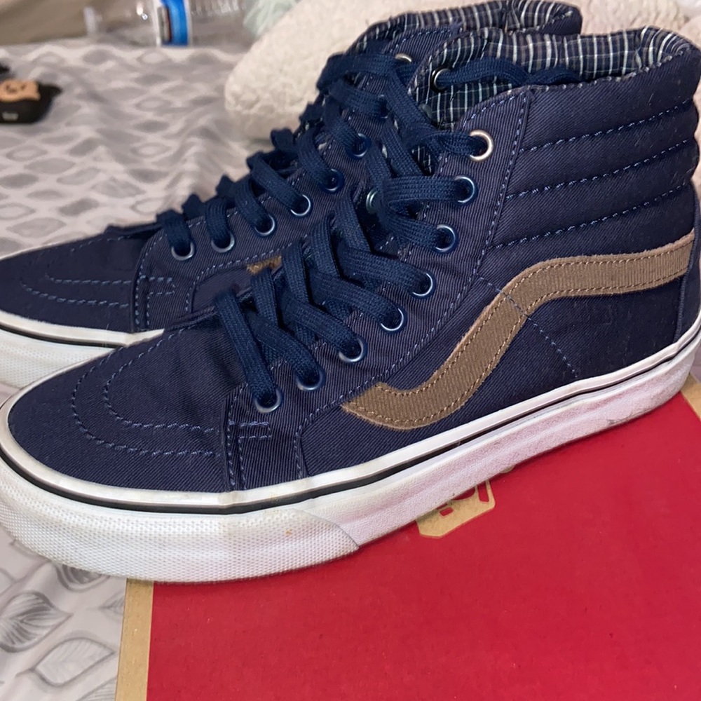 Vans - Picture 3 of 4
